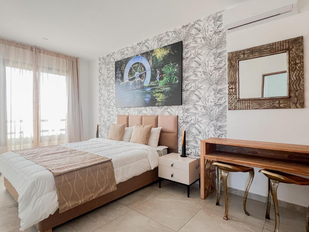 Residence Celestial - Premium 3 Bedrooms Villa With Volcanic Stone Pool グランベ エクステリア 写真