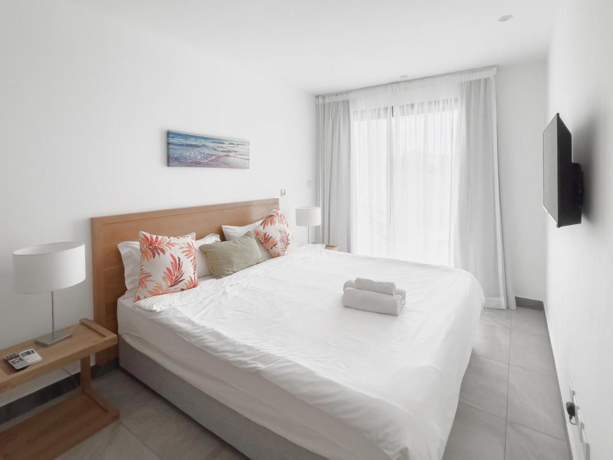 Residence Celestial - Premium 3 Bedrooms Villa With Volcanic Stone Pool グランベ エクステリア 写真