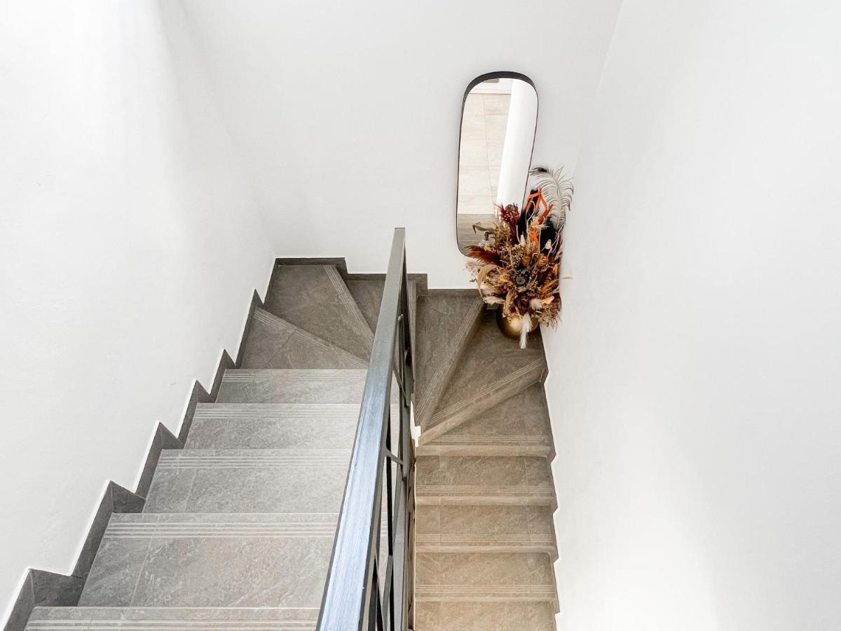 Residence Celestial - Premium 3 Bedrooms Villa With Volcanic Stone Pool グランベ エクステリア 写真