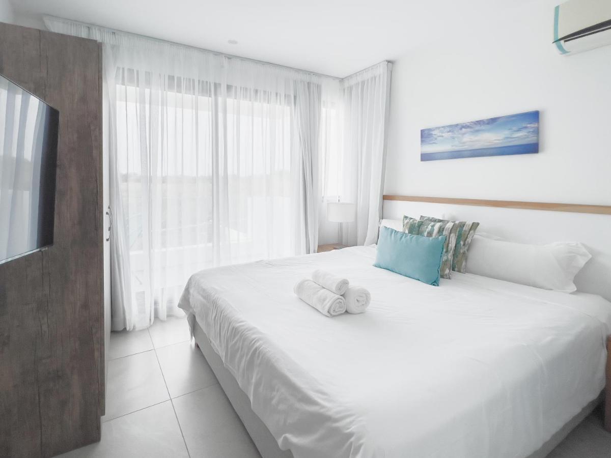 Residence Celestial - Premium 3 Bedrooms Villa With Volcanic Stone Pool グランベ エクステリア 写真