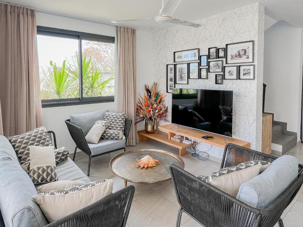 Residence Celestial - Premium 3 Bedrooms Villa With Volcanic Stone Pool グランベ エクステリア 写真